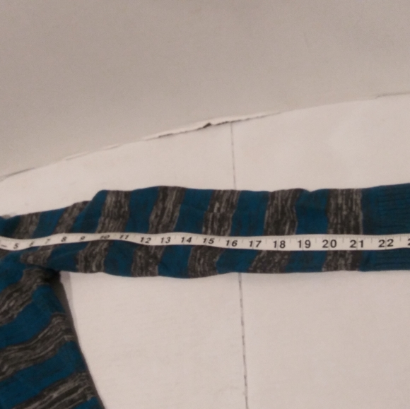 Womens Guess Slouchy Sweater Long Sleeves Knit Teal & Gray stripes Sz L. - Picture 5 of 7